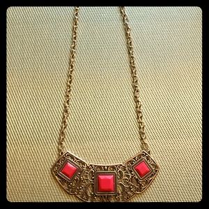 🍍 3 for 10$!! 🍍 Silver/pink statement necklace